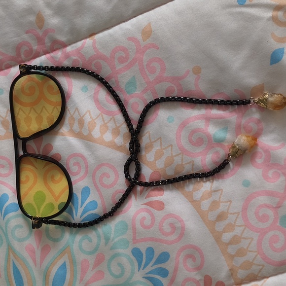 Stylish Black and Yellow Sunglasses - Picture 7 of 8